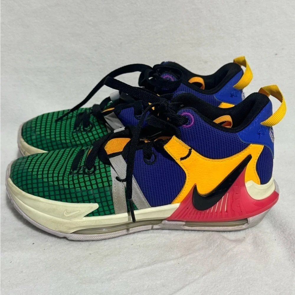 Nike LEBRON WITNESS 7 Shoes Size 4.5Y